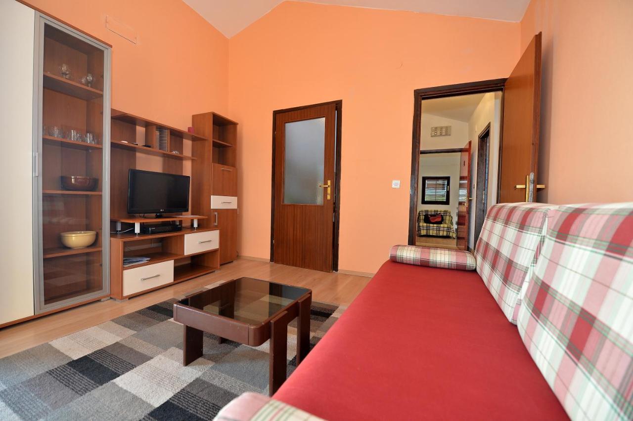Nera Apartment *